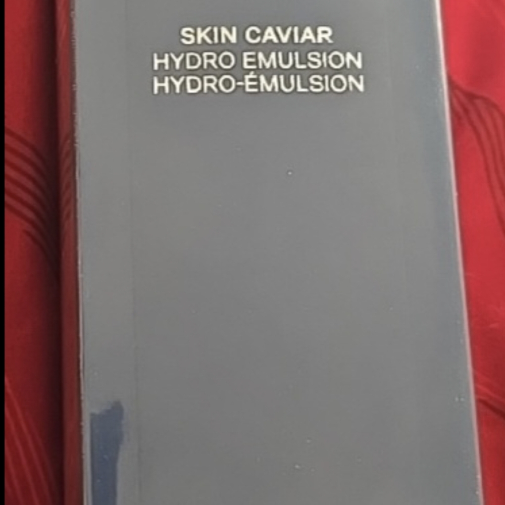 La Prairie Gray Moisturizer Luxurious Skincare